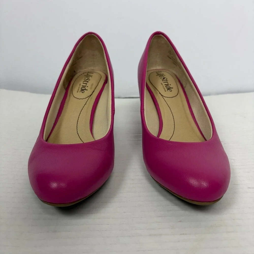 LifeStride Parigi Pumps Womens 6.5M Pink Round Toe Soft System Kitten Heels